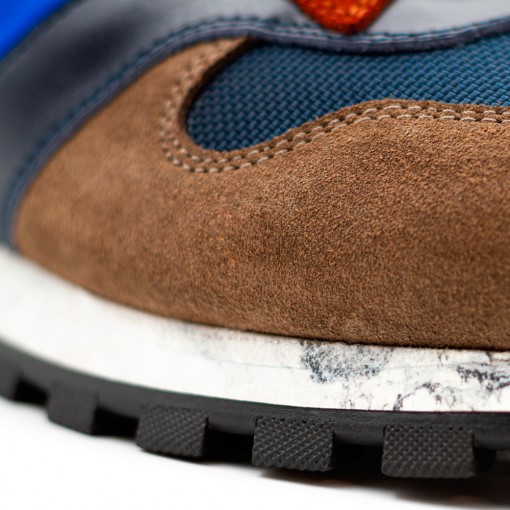SILKY Runner Sneaker SILKY Runner Sneaker