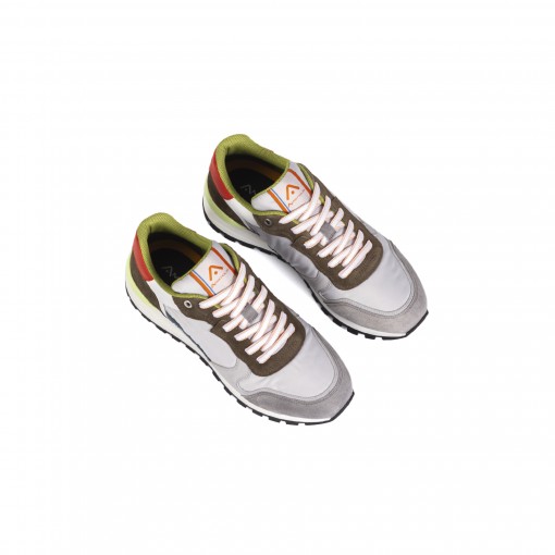 SILKY Runner Sneaker SILKY Runner Sneaker