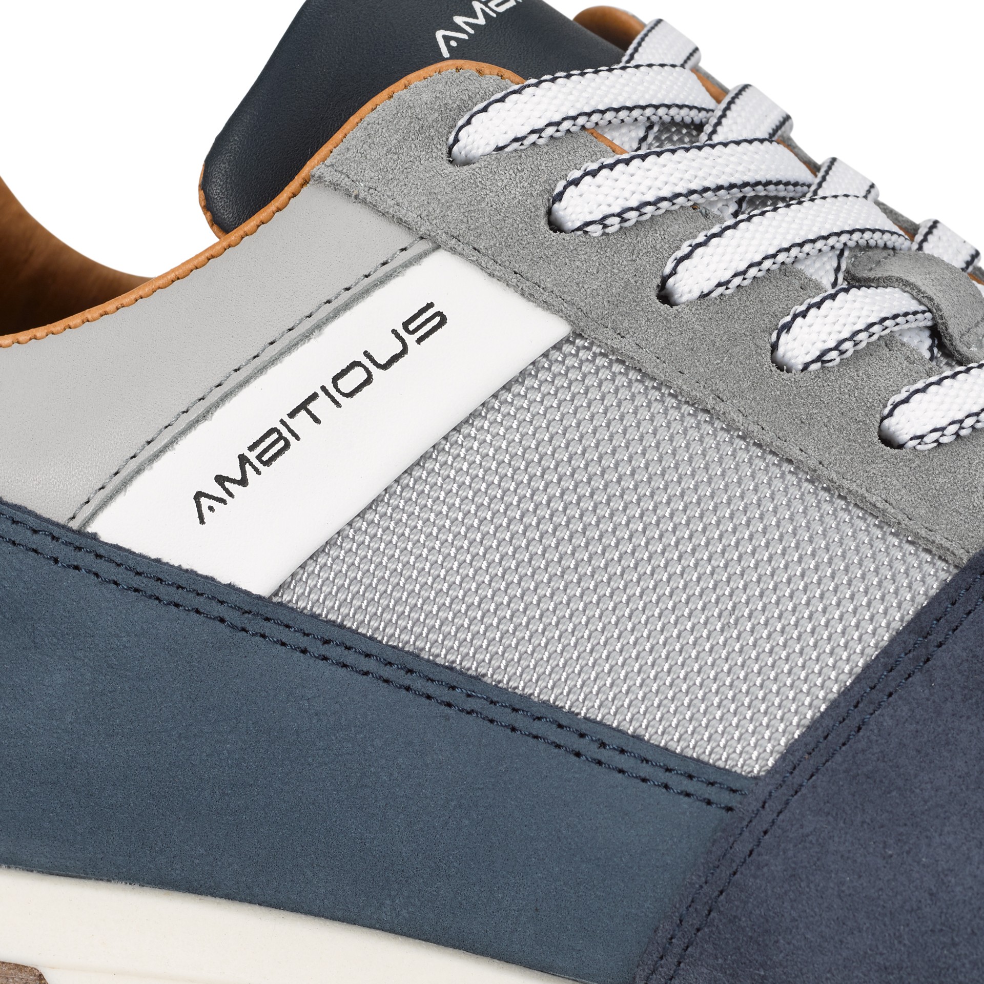 SLOW Classic Sneaker