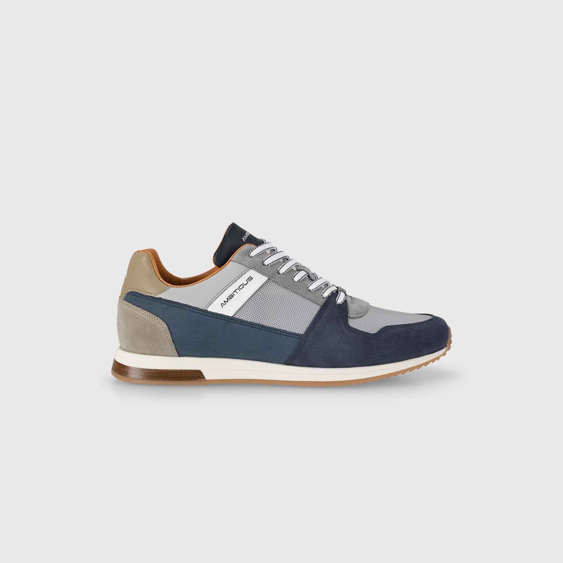 SLOW Classic Sneaker