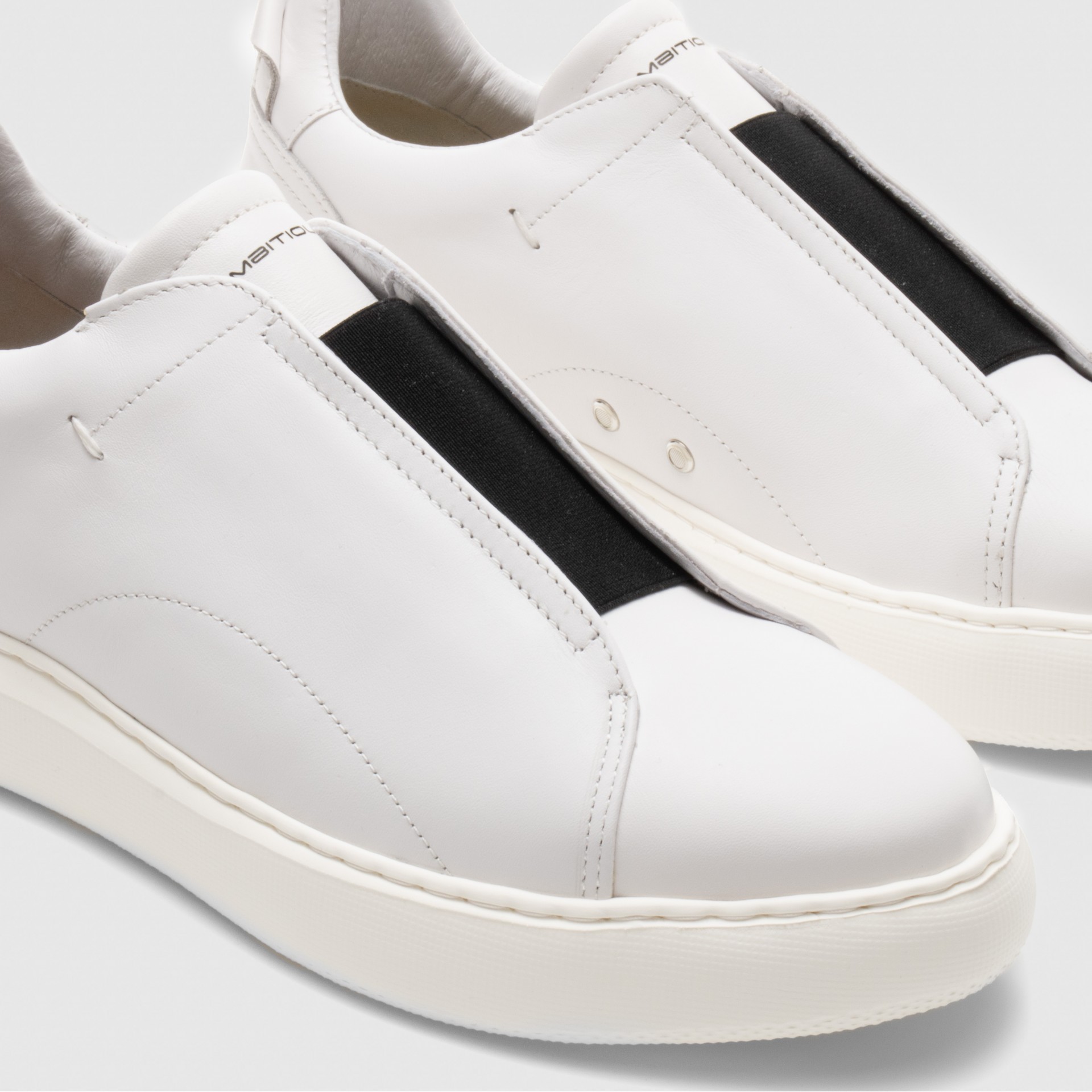 ECLIPSE Slip-On Sneaker