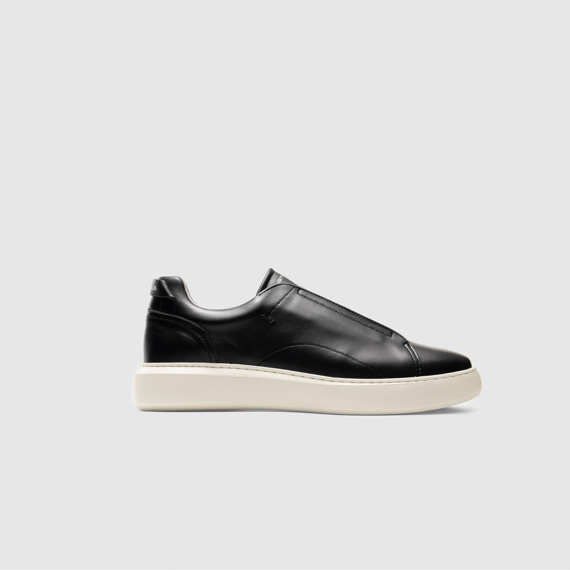 ECLIPSE Slip-On Sneaker