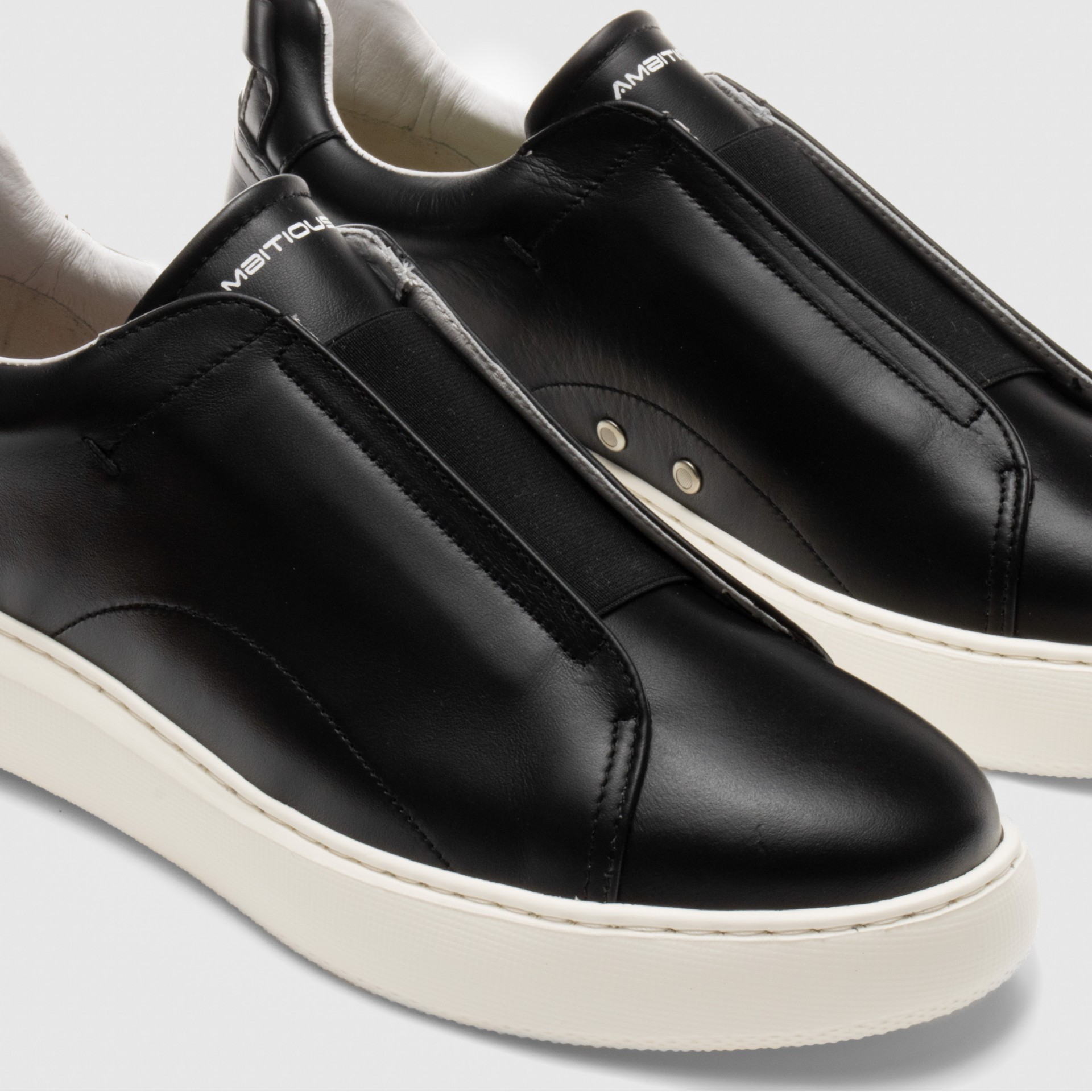 ECLIPSE Slip-On Sneaker