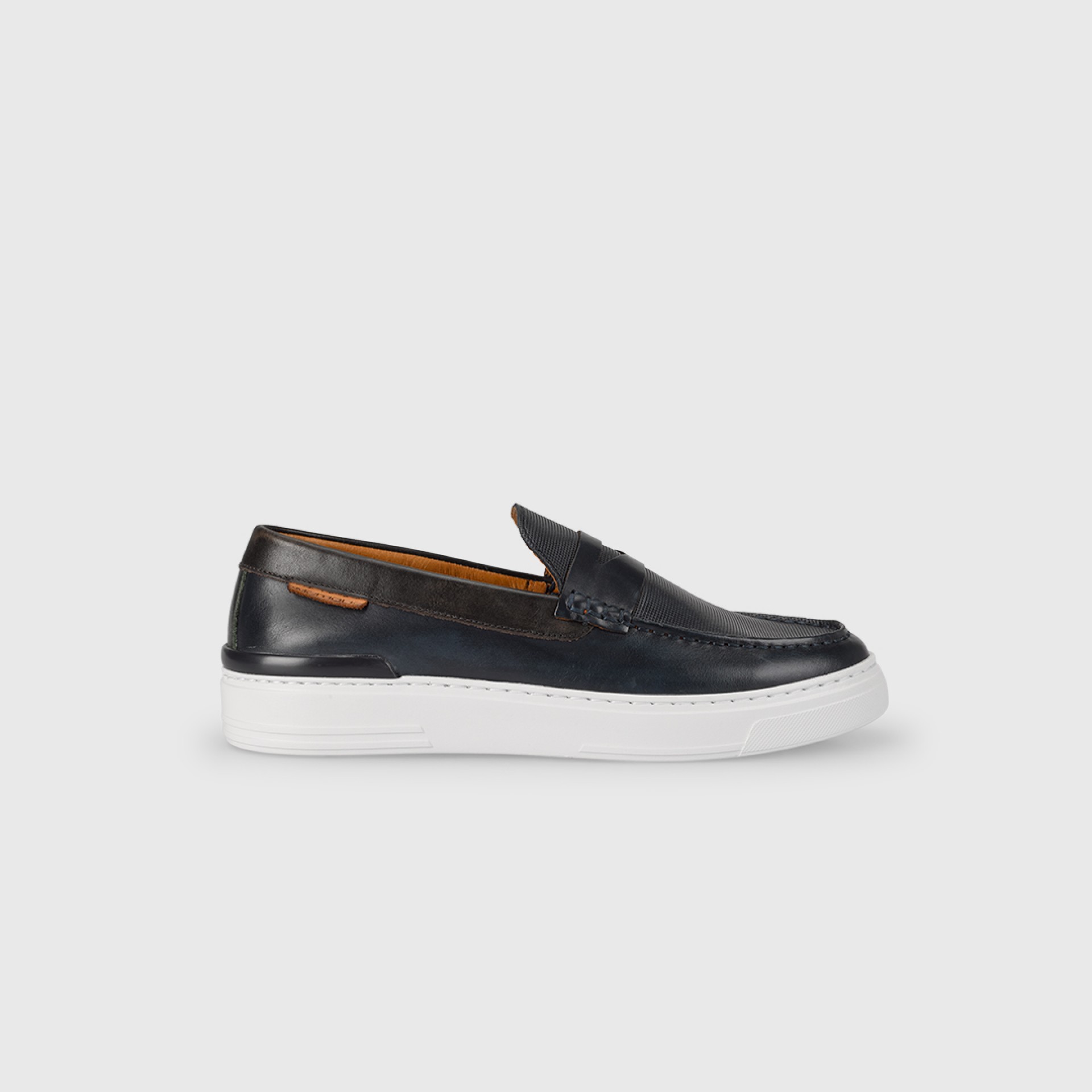 CARSON Leather Loafer