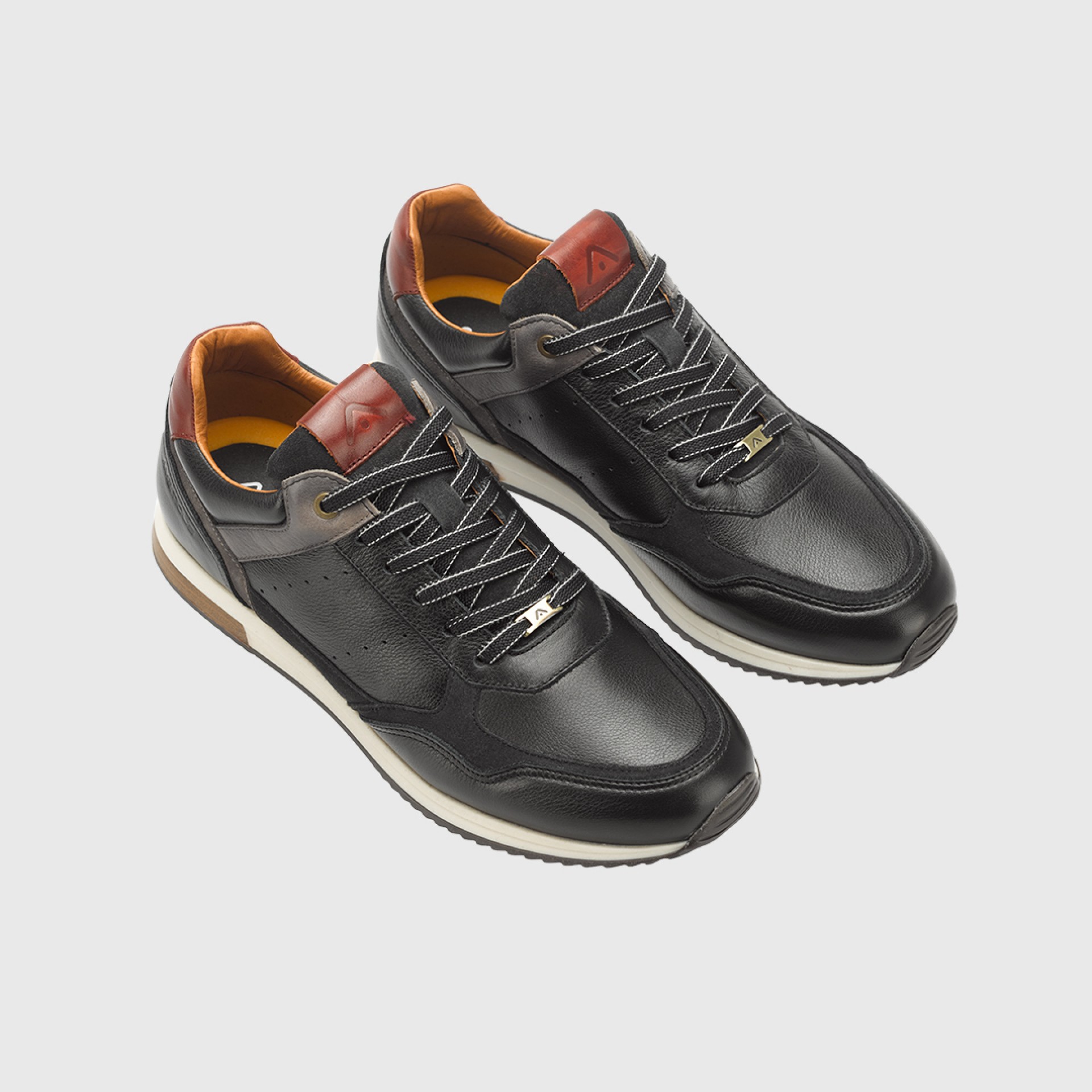 SLOW Classic Sneaker