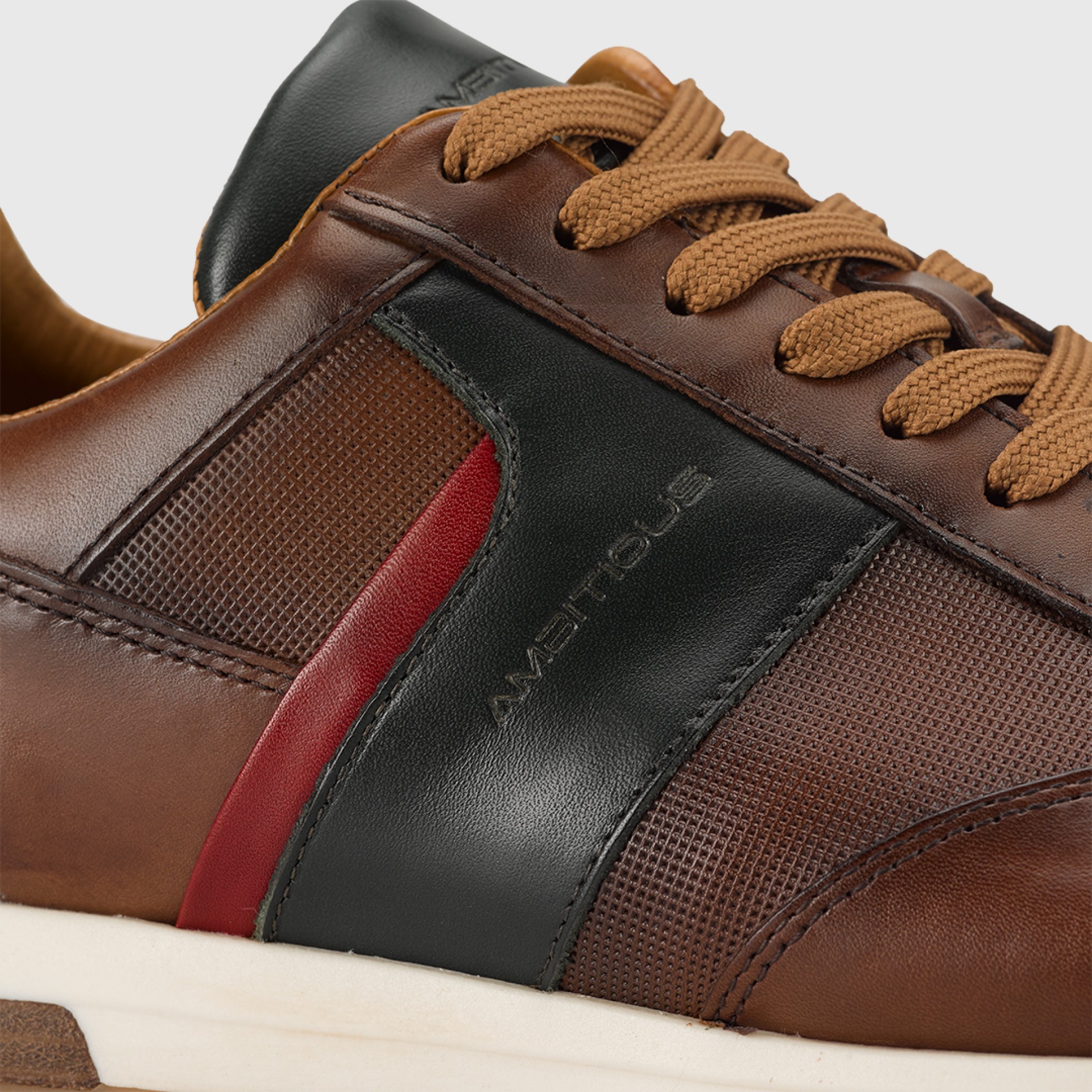 SLOW Classic Sneaker