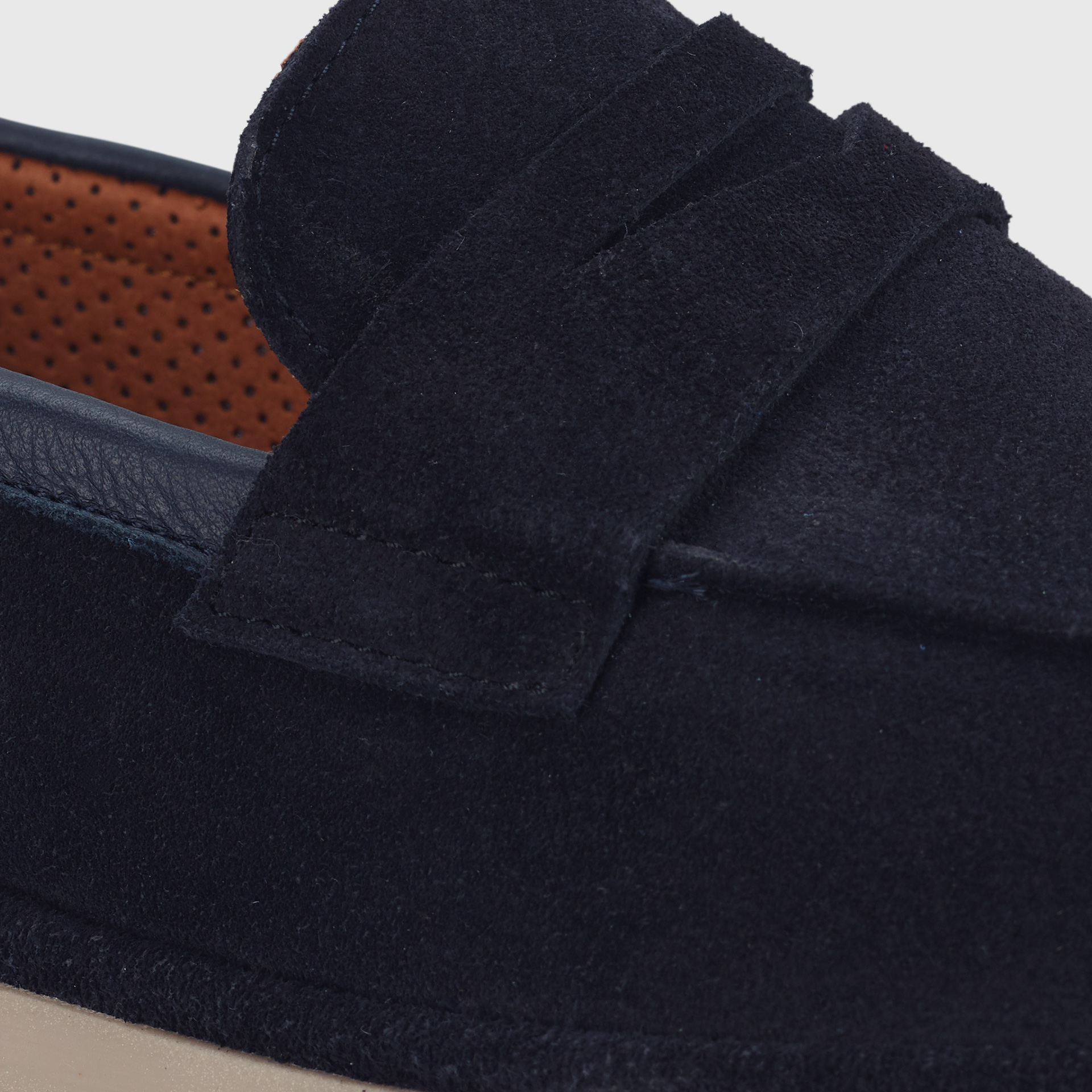 AMBER Suede Loafer