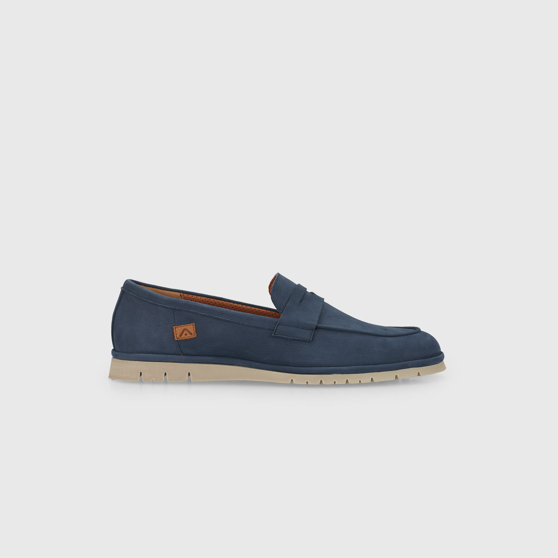 AMBER Suede Loafer