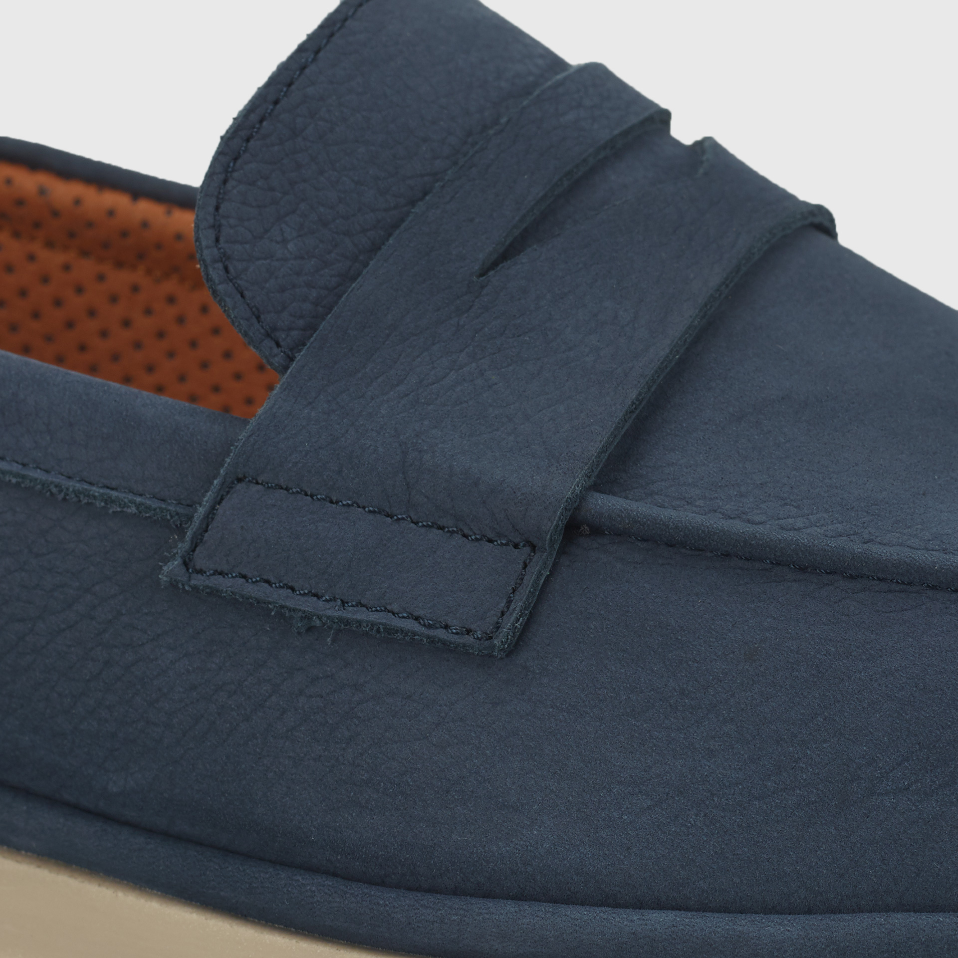 AMBER Suede Loafer