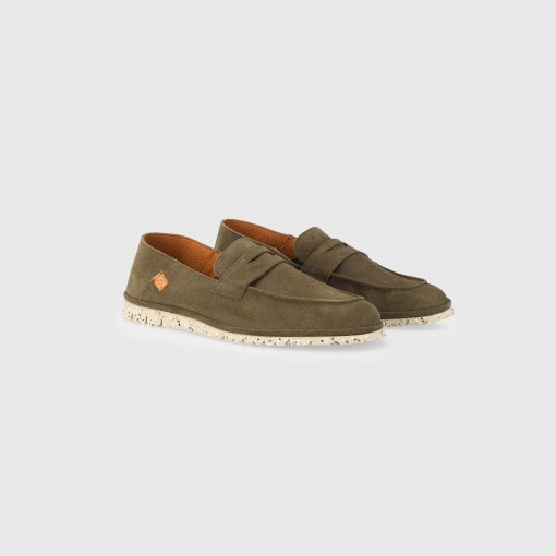 AMBER Suede Loafer