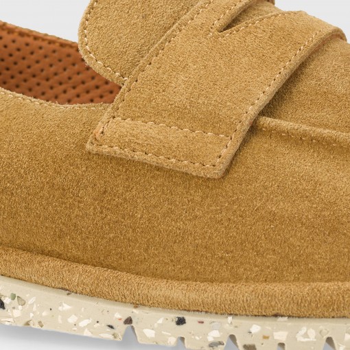 AMBER Suede Loafer