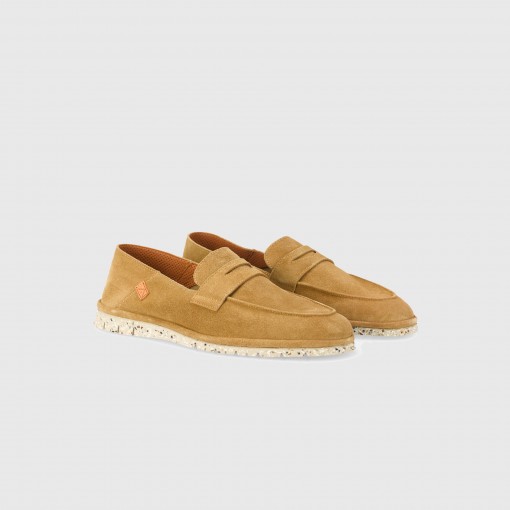 AMBER Suede Loafer