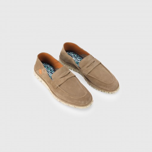 AMBER Suede Loafer