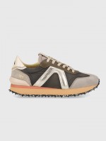 Taupe Taupe