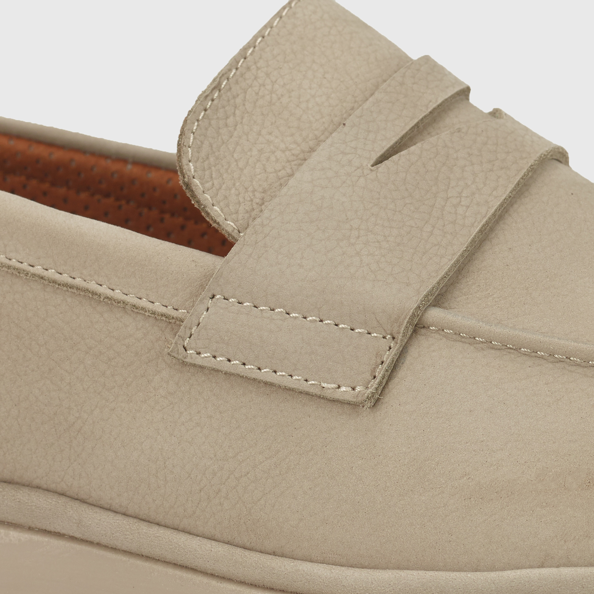 AMBER Suede Loafer