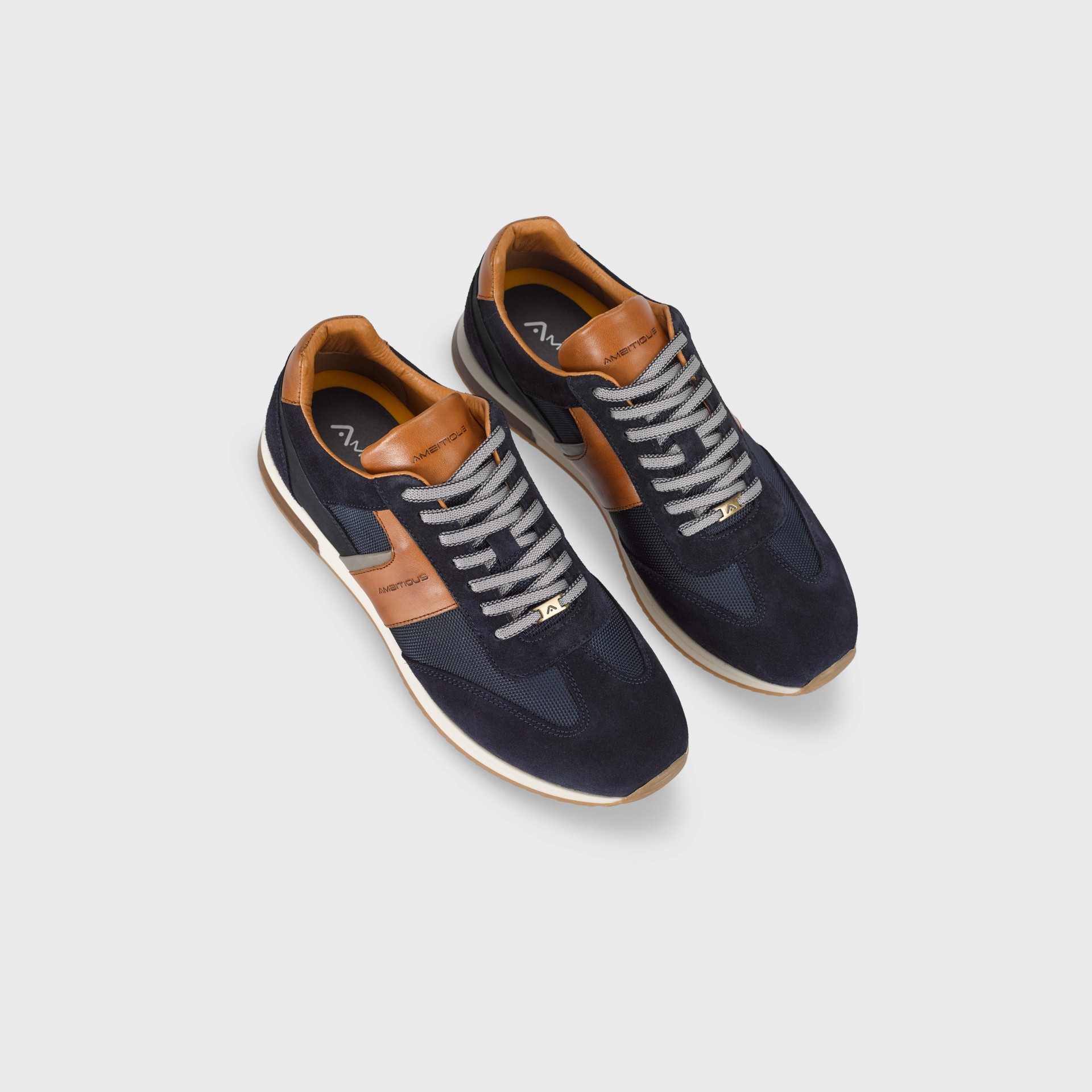 SLOW Classic Sneaker