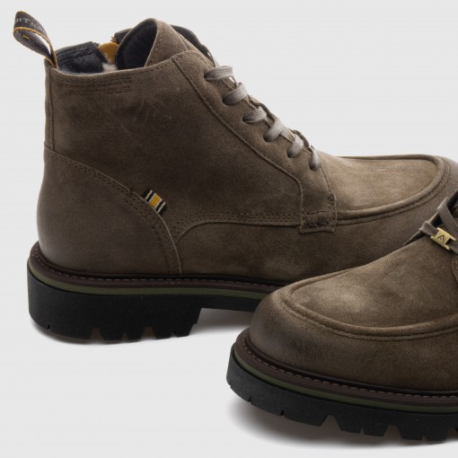 VET Lace-Up Warm Boot