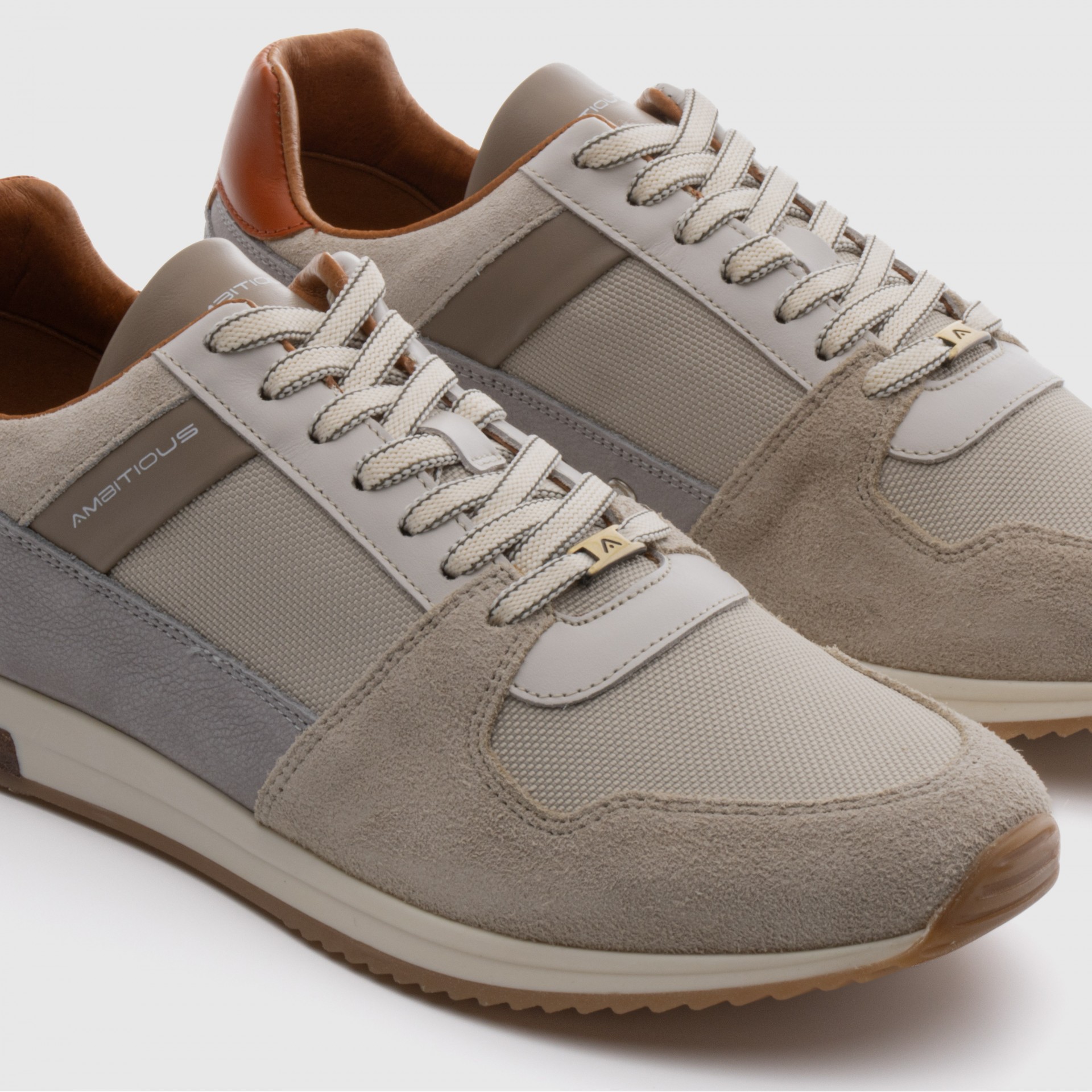 SLOW Classic Sneaker