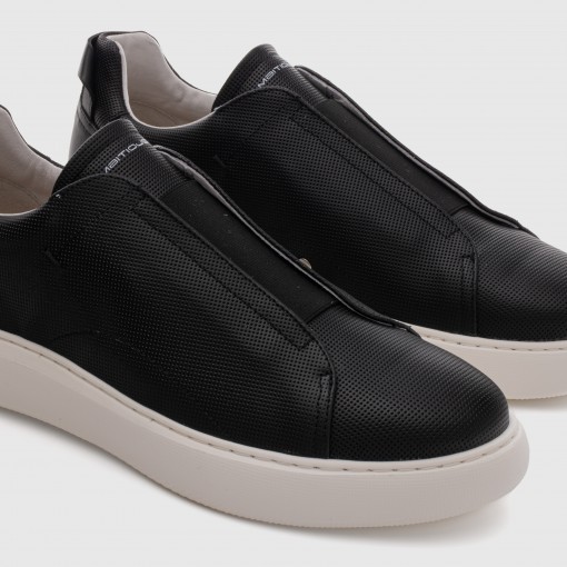 ECLIPSE Slip-On Sneaker