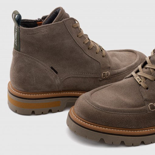 VET Lace-Up Warm Boot