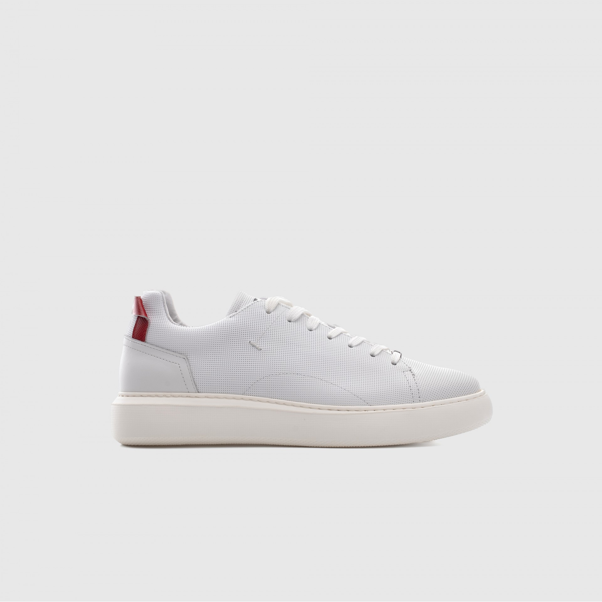 ECLIPSE Lace Up Sneaker
