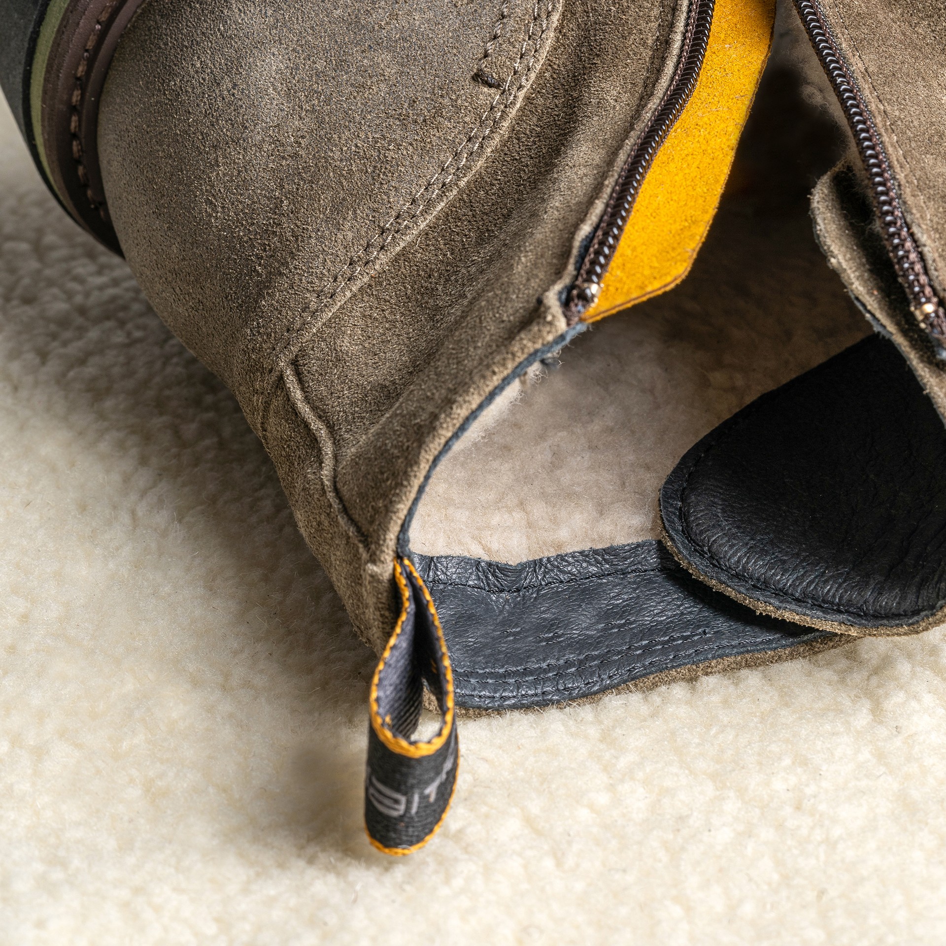 VET Lace-Up Warm Boot