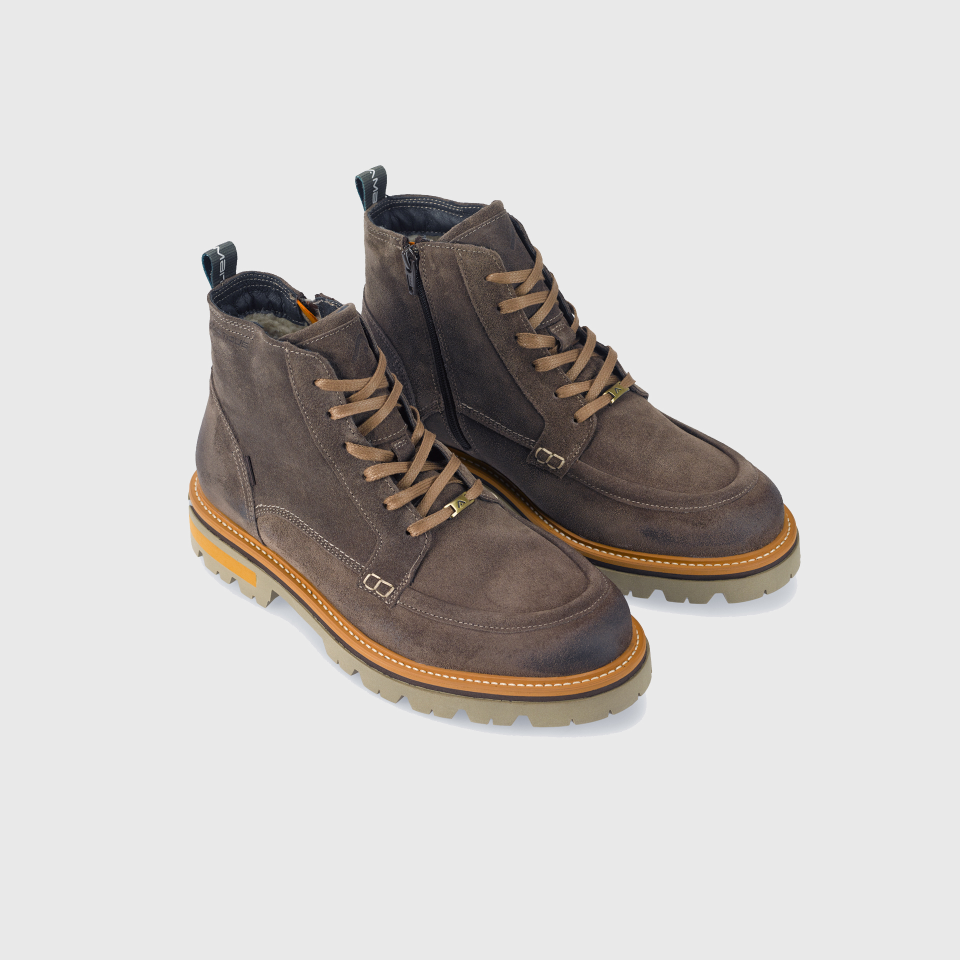 VET Lace-Up Warm Boot