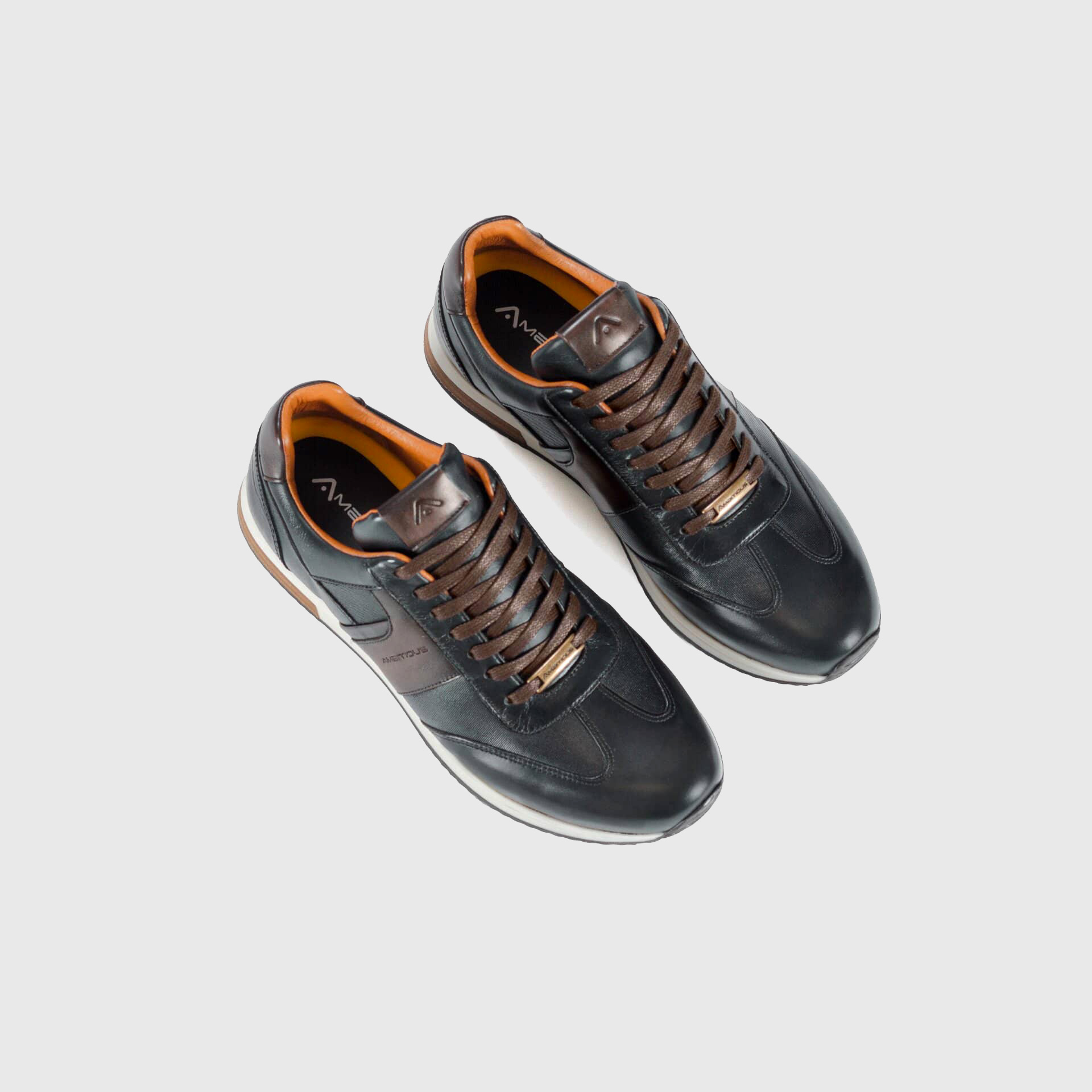 SLOW Classic Sneaker