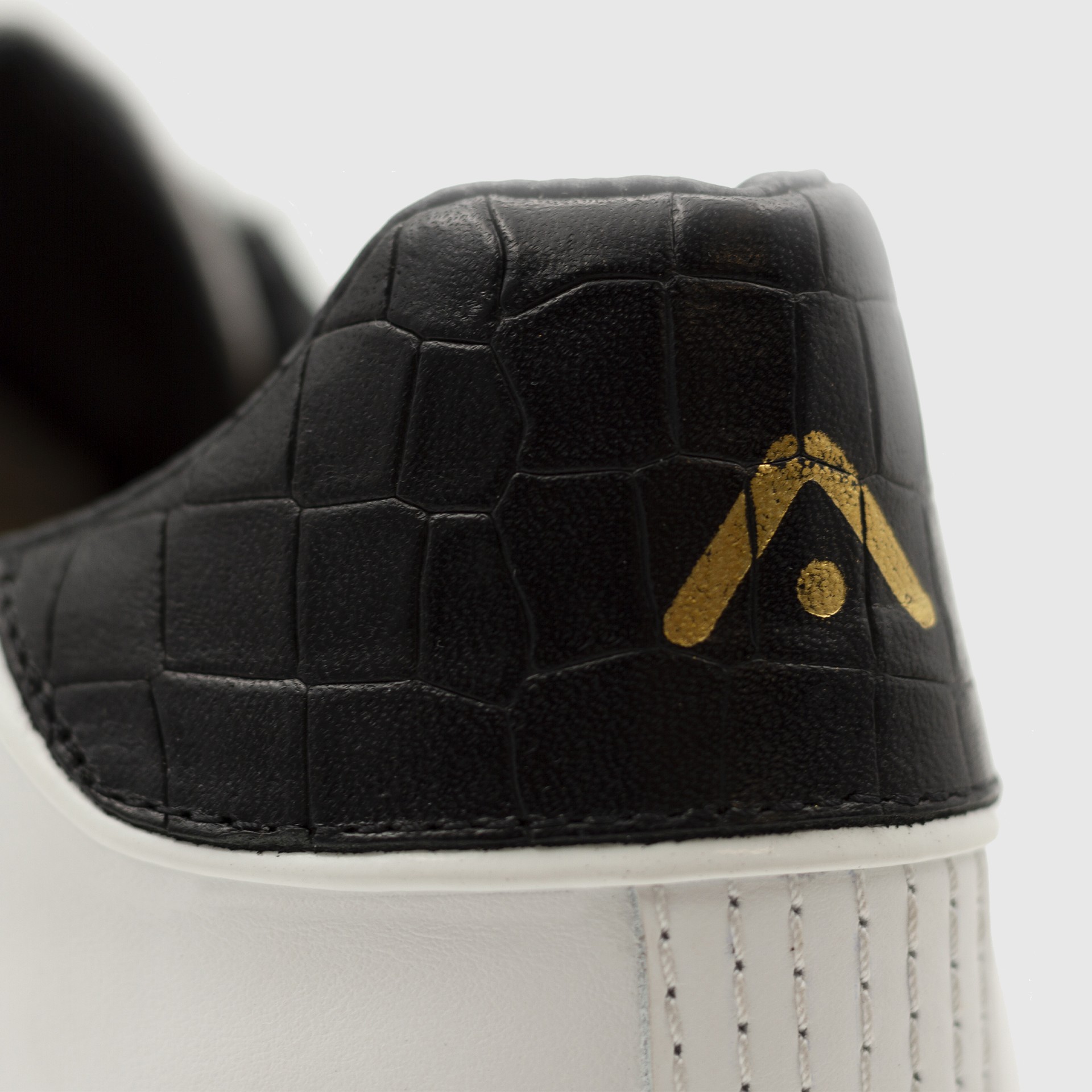 ECLIPSE Lace Up Sneaker