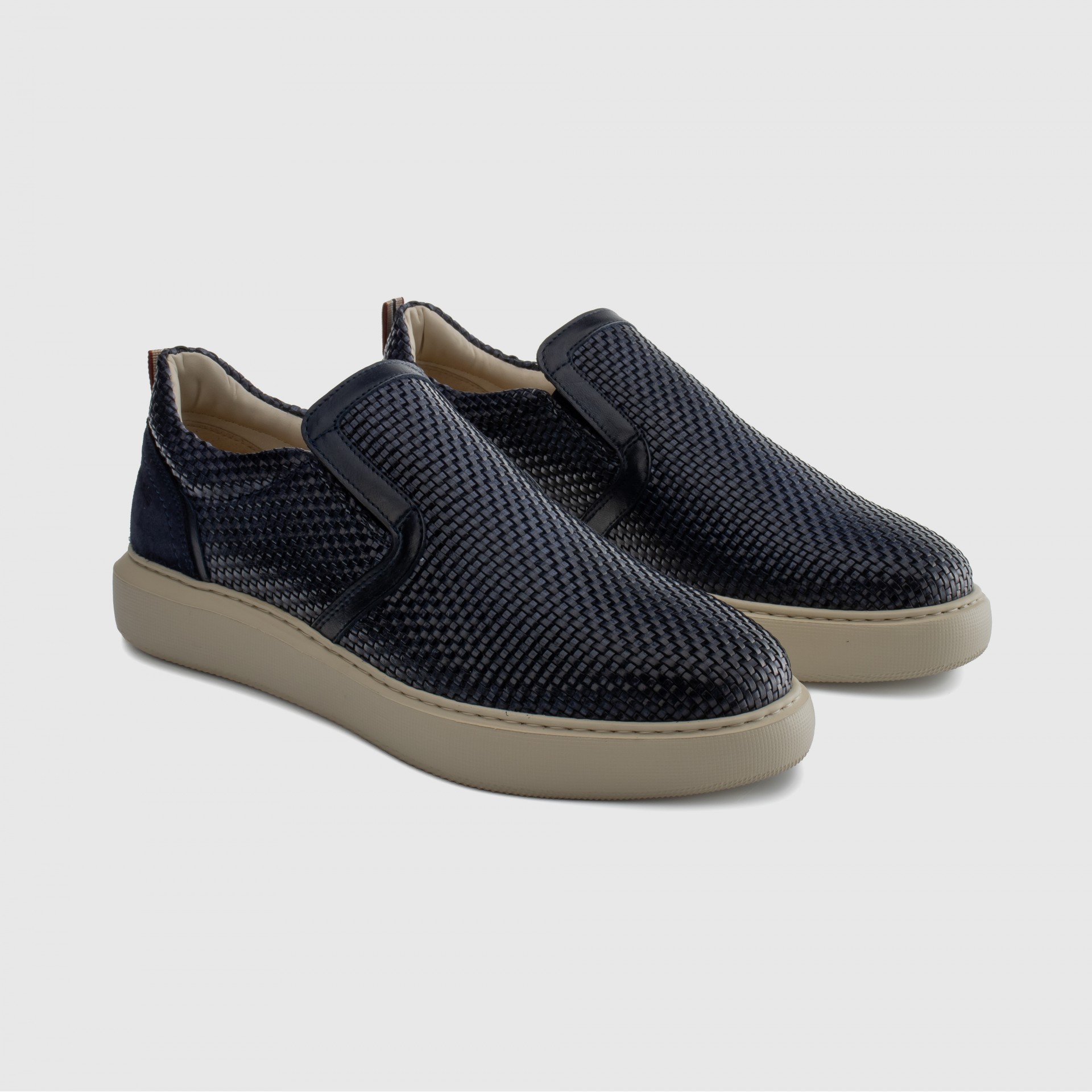 ECLIPSE Slip-On Sneaker