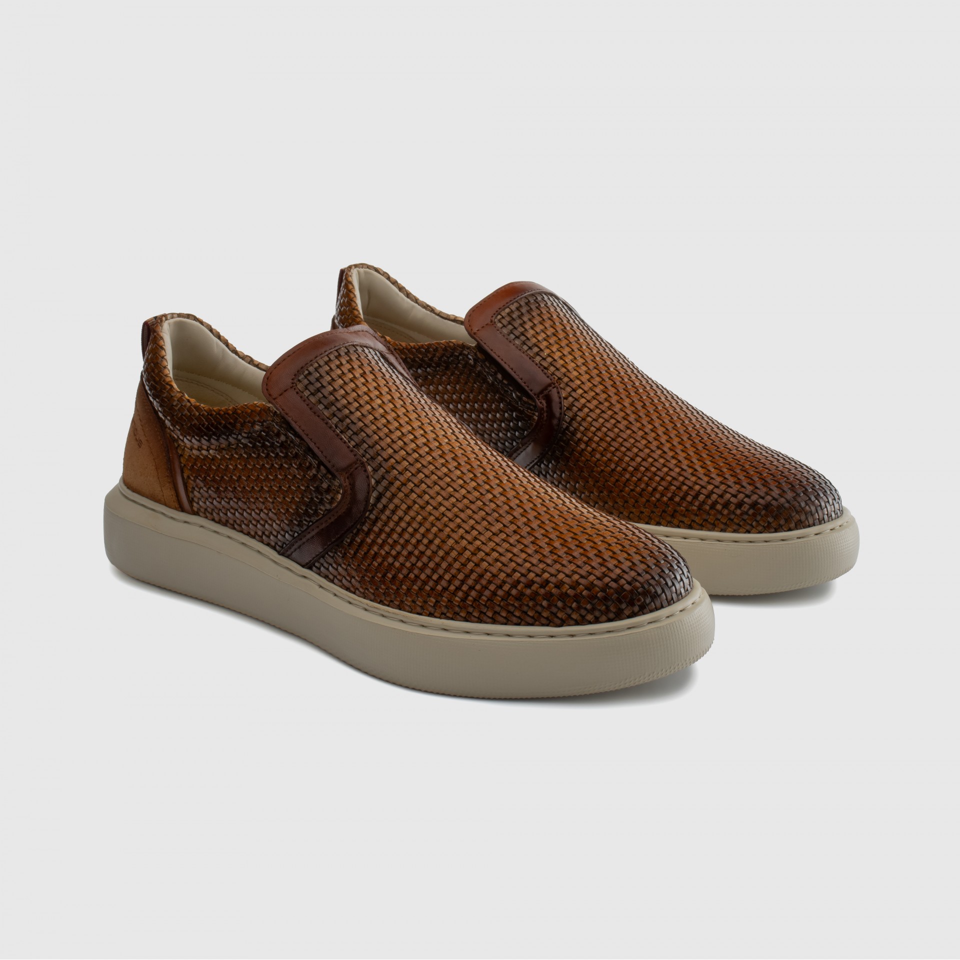 ECLIPSE Slip-On Sneaker
