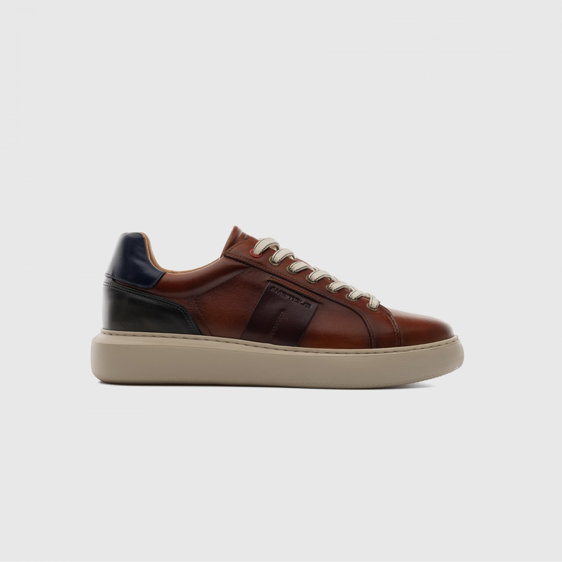 ECLIPSE Logo Sneaker