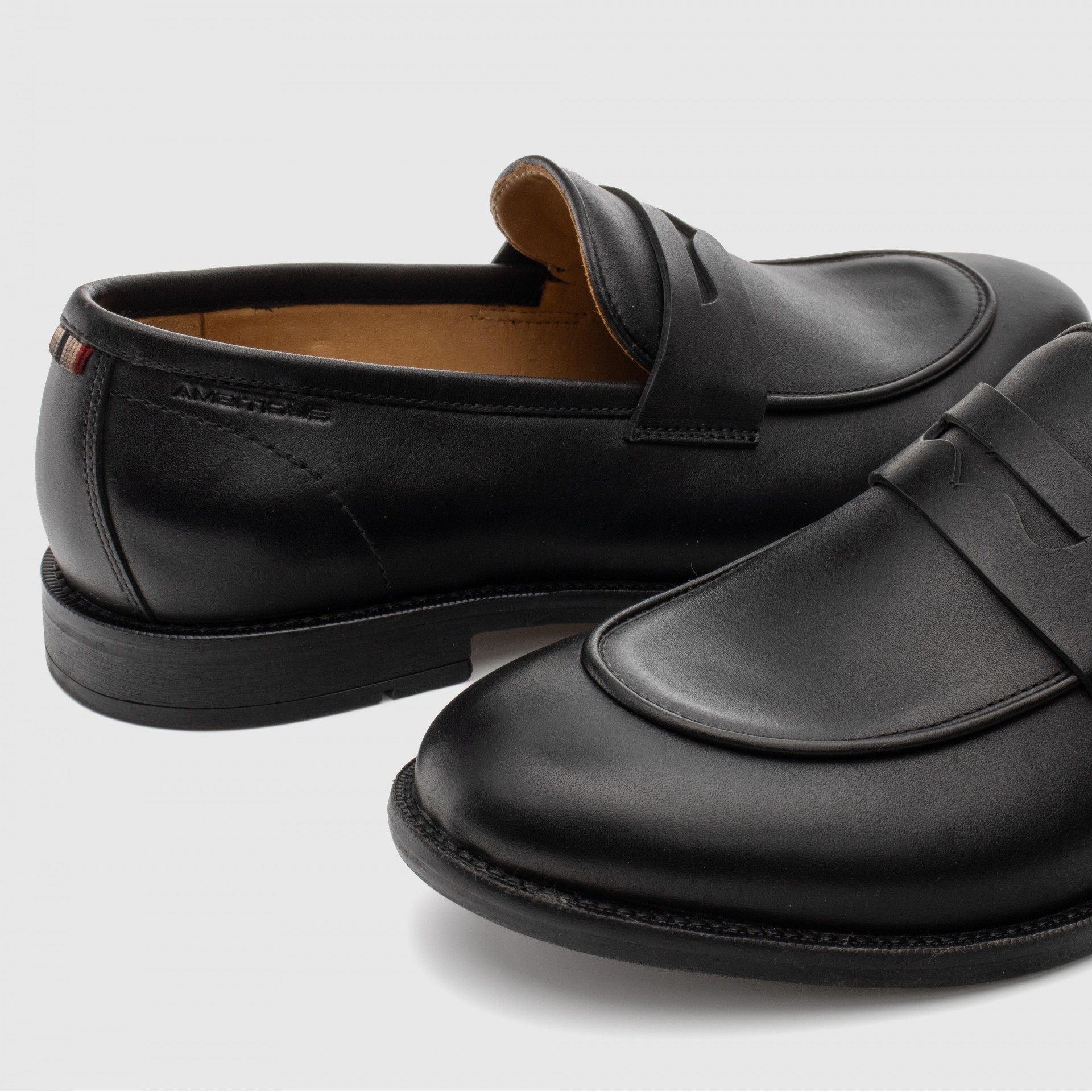 DEVON Penny Loafer