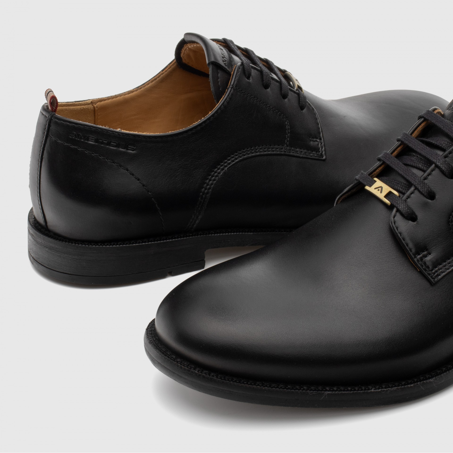 DEVON Derby Shoe