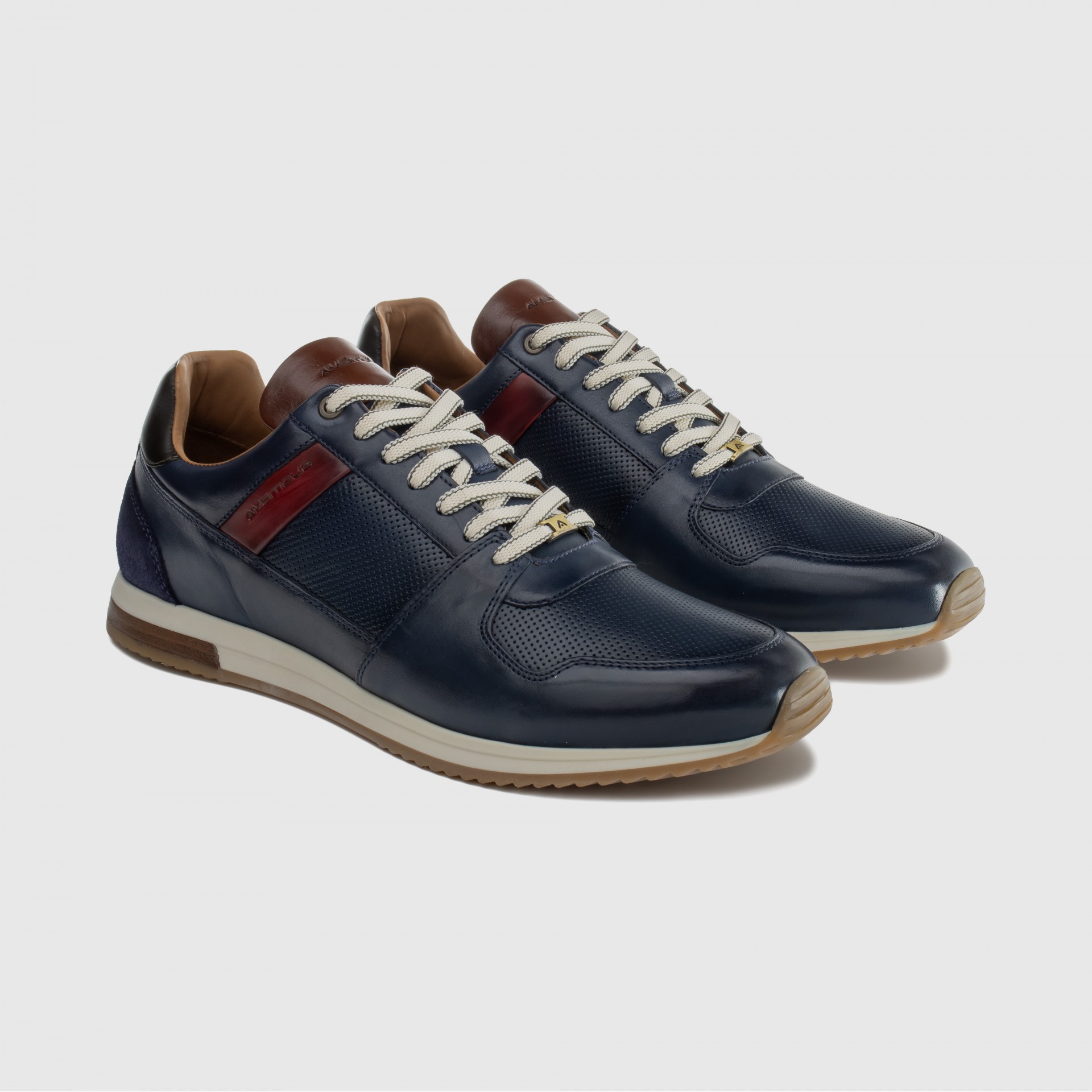 SLOW Classic Sneaker