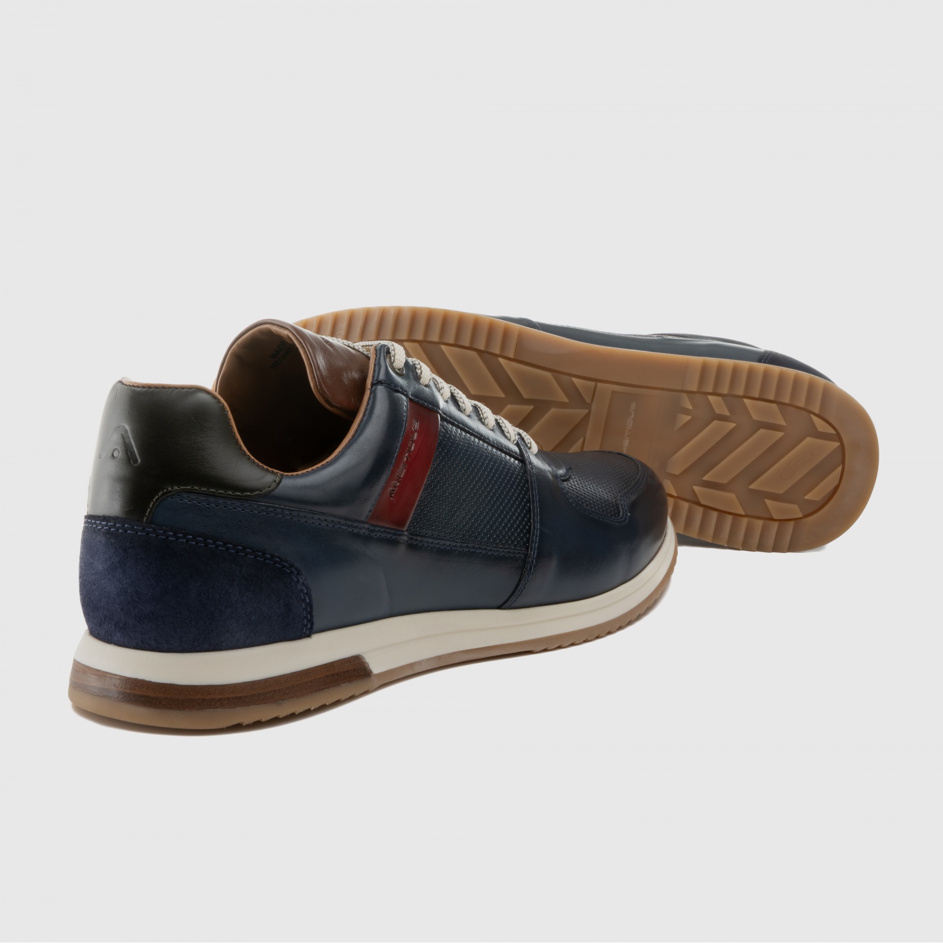 SLOW Classic Sneaker