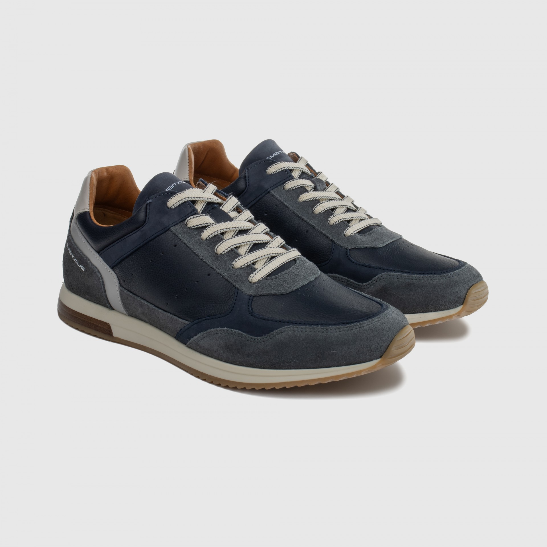 SLOW Classic Sneaker