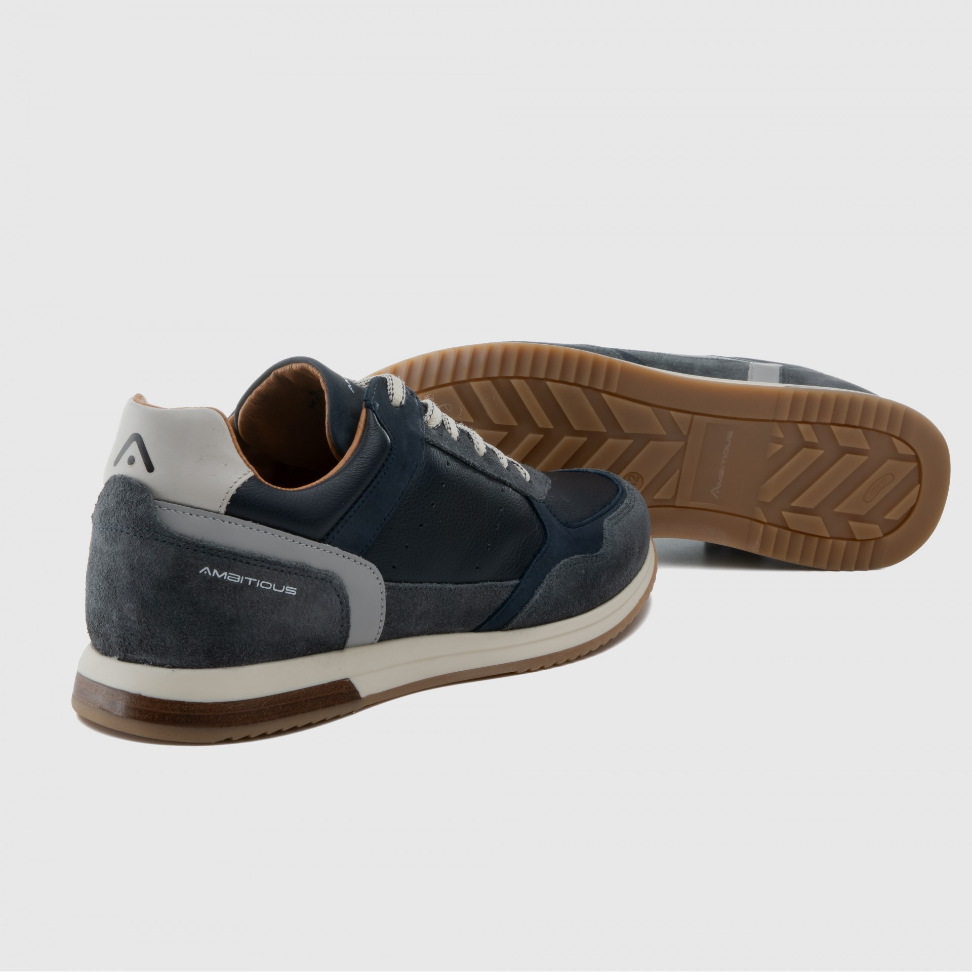 SLOW Classic Sneaker