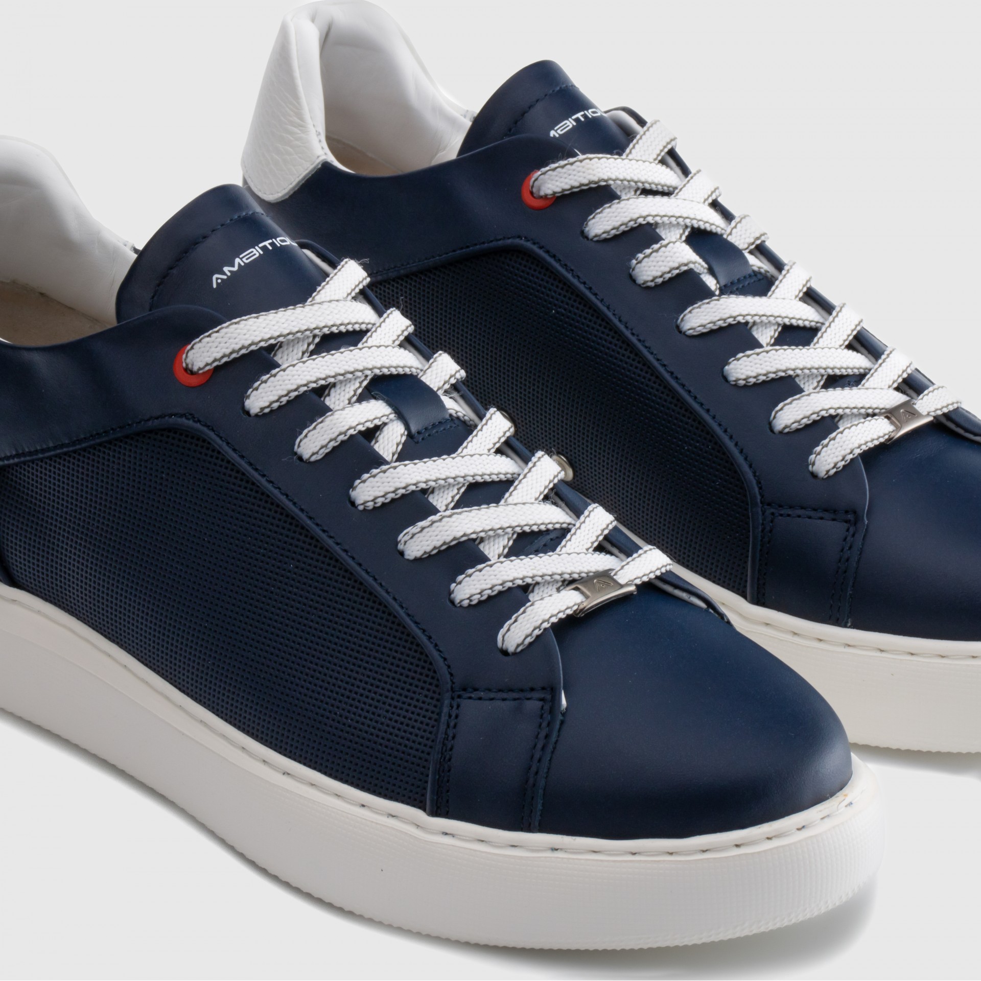 ECLIPSE Panel Sneaker