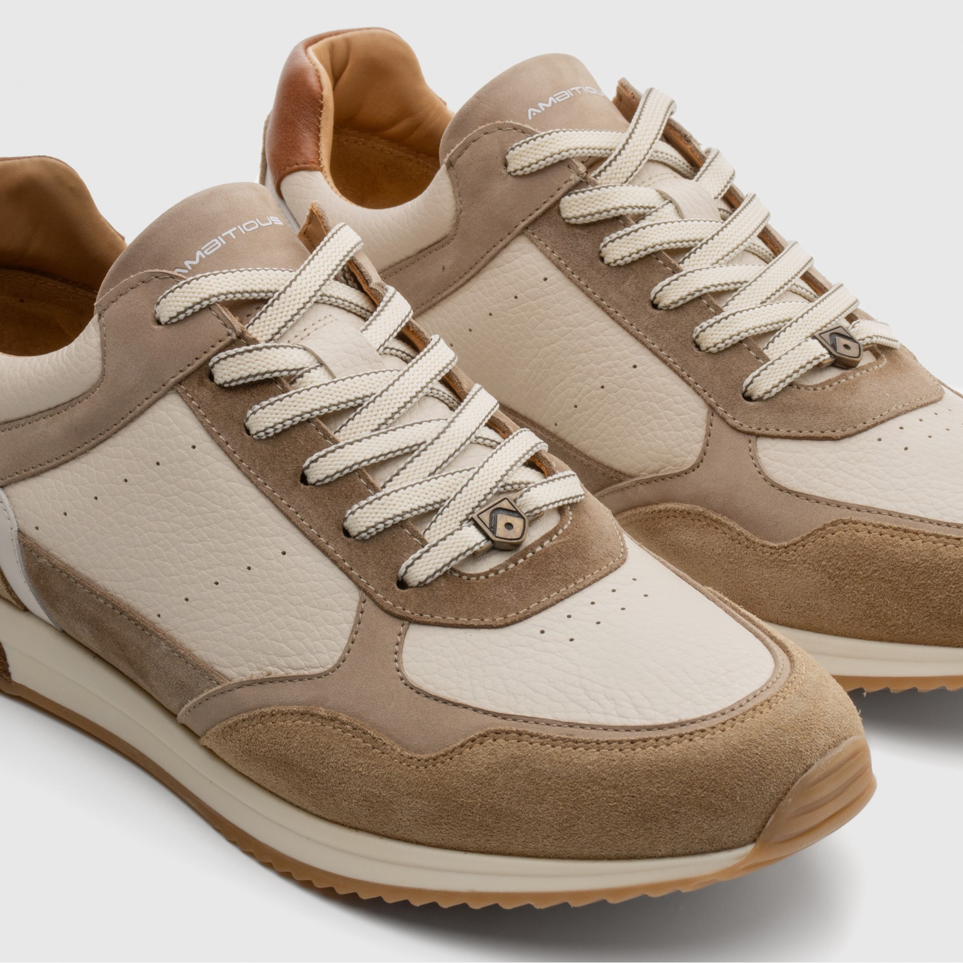 SLOW Classic Sneaker