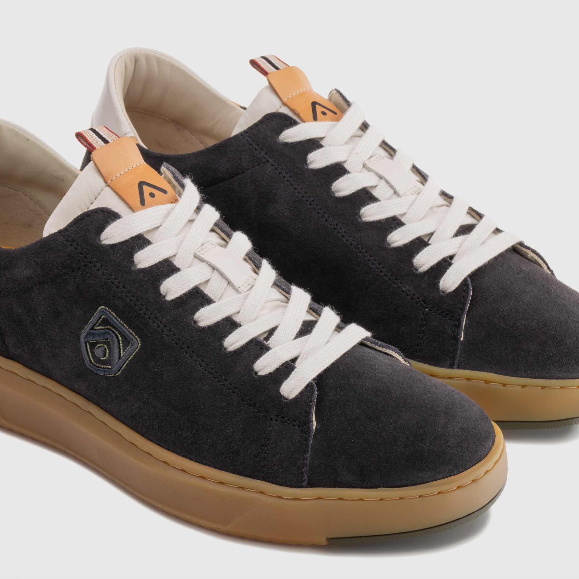 AKTIF Low-Top Sneaker