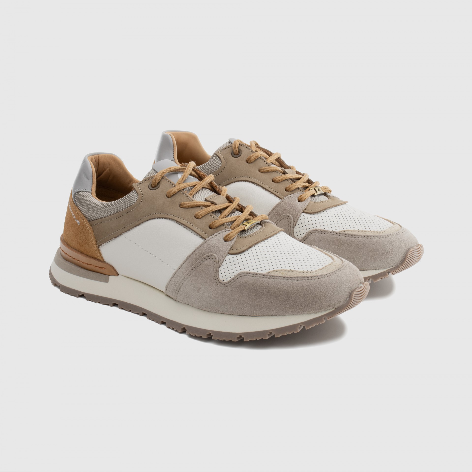 VINCE Classic Runner