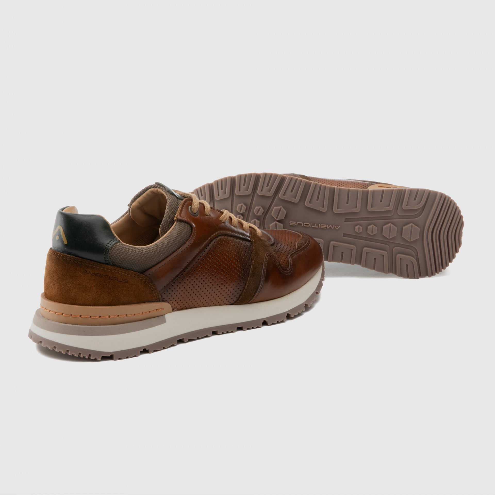 VINCE Classic Runner