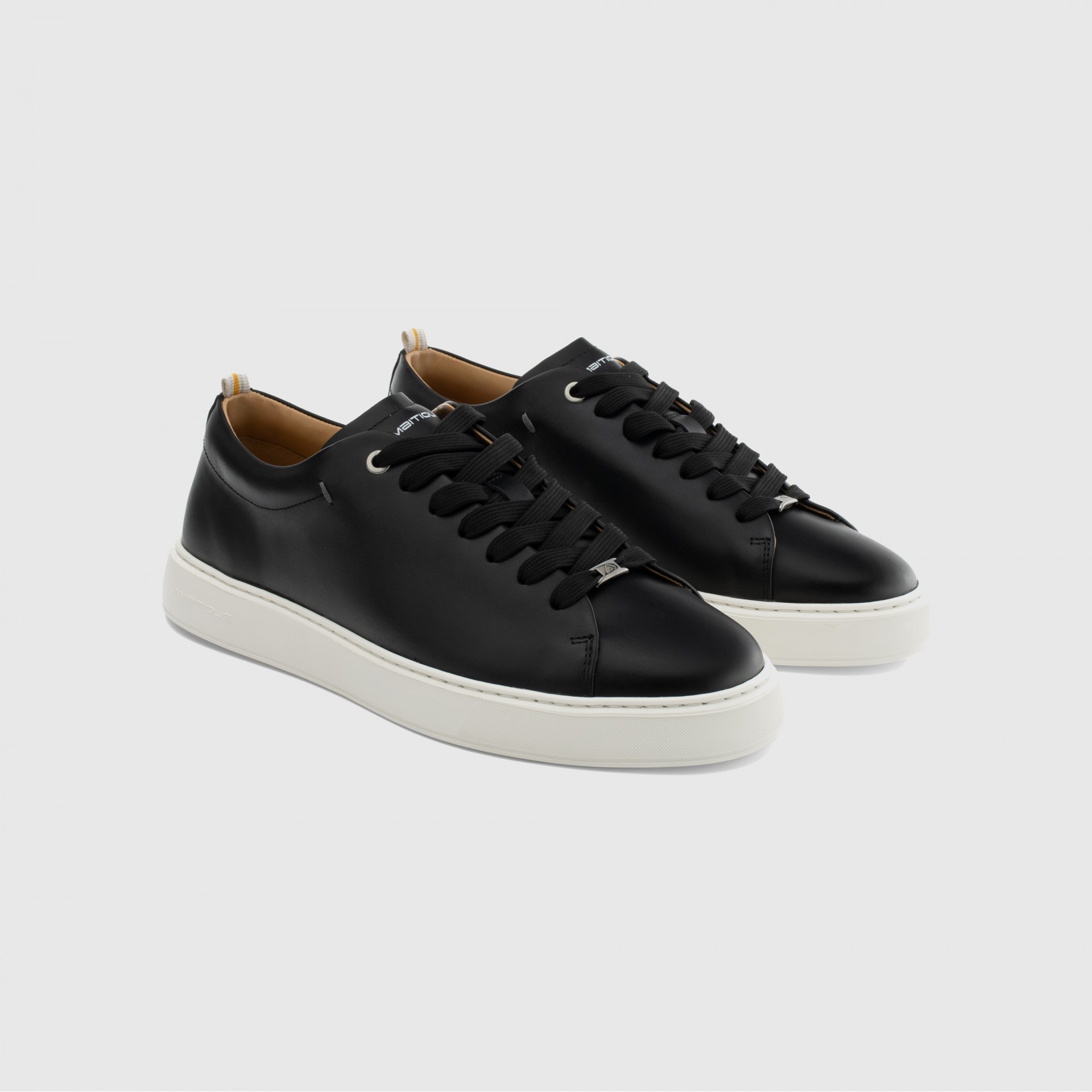 LEWIS Minimal Sneaker