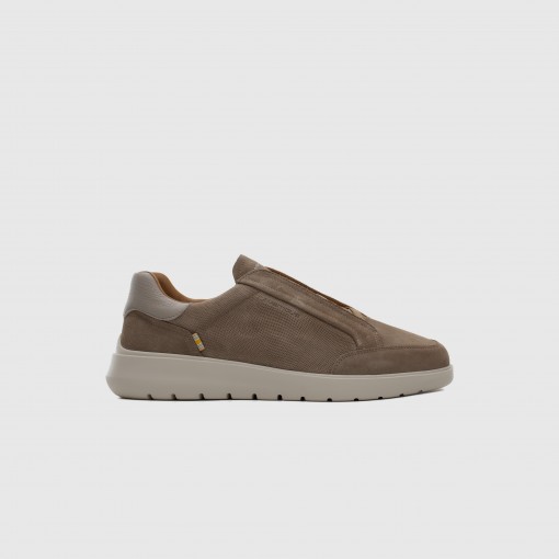 HOVER Slip-on Sneaker