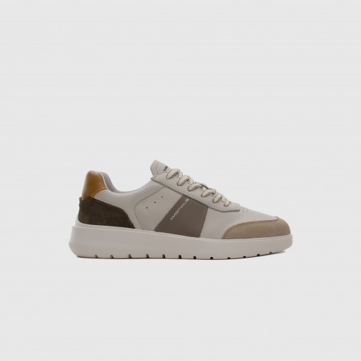 HOVER Panel Sneaker
