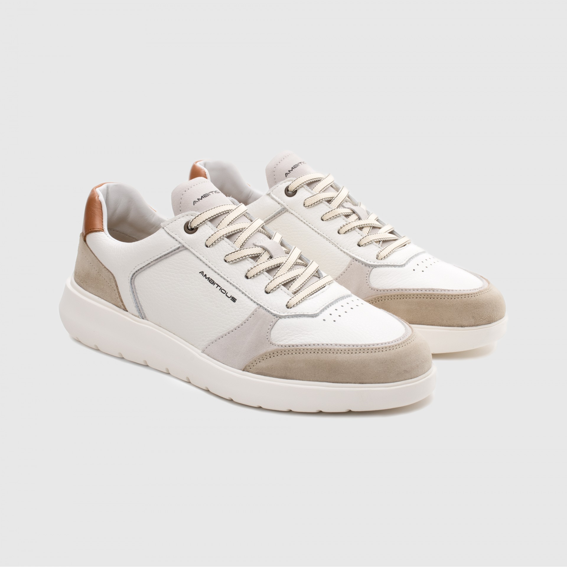 HOVER Comfort Sneaker