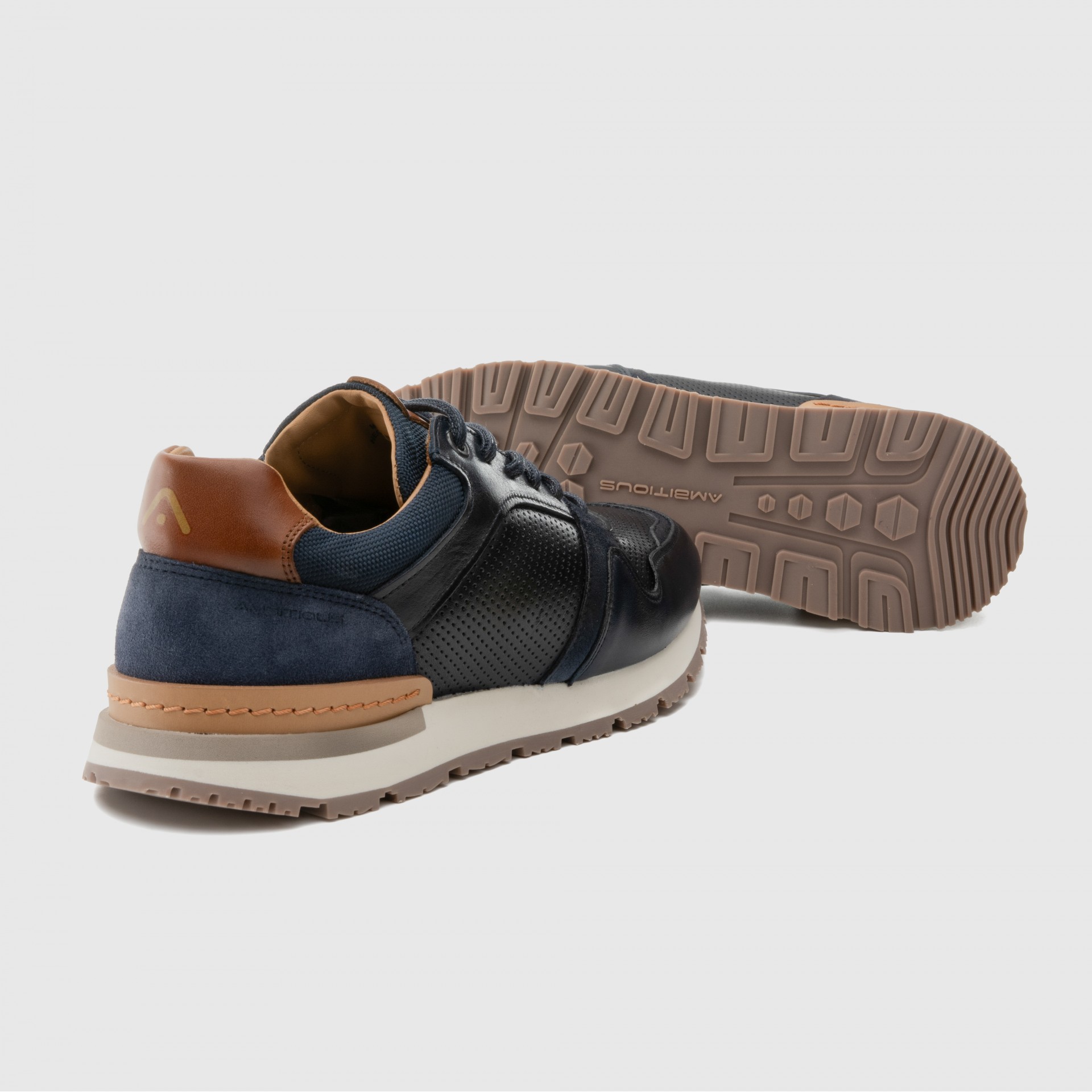 VINCE Classic Runner