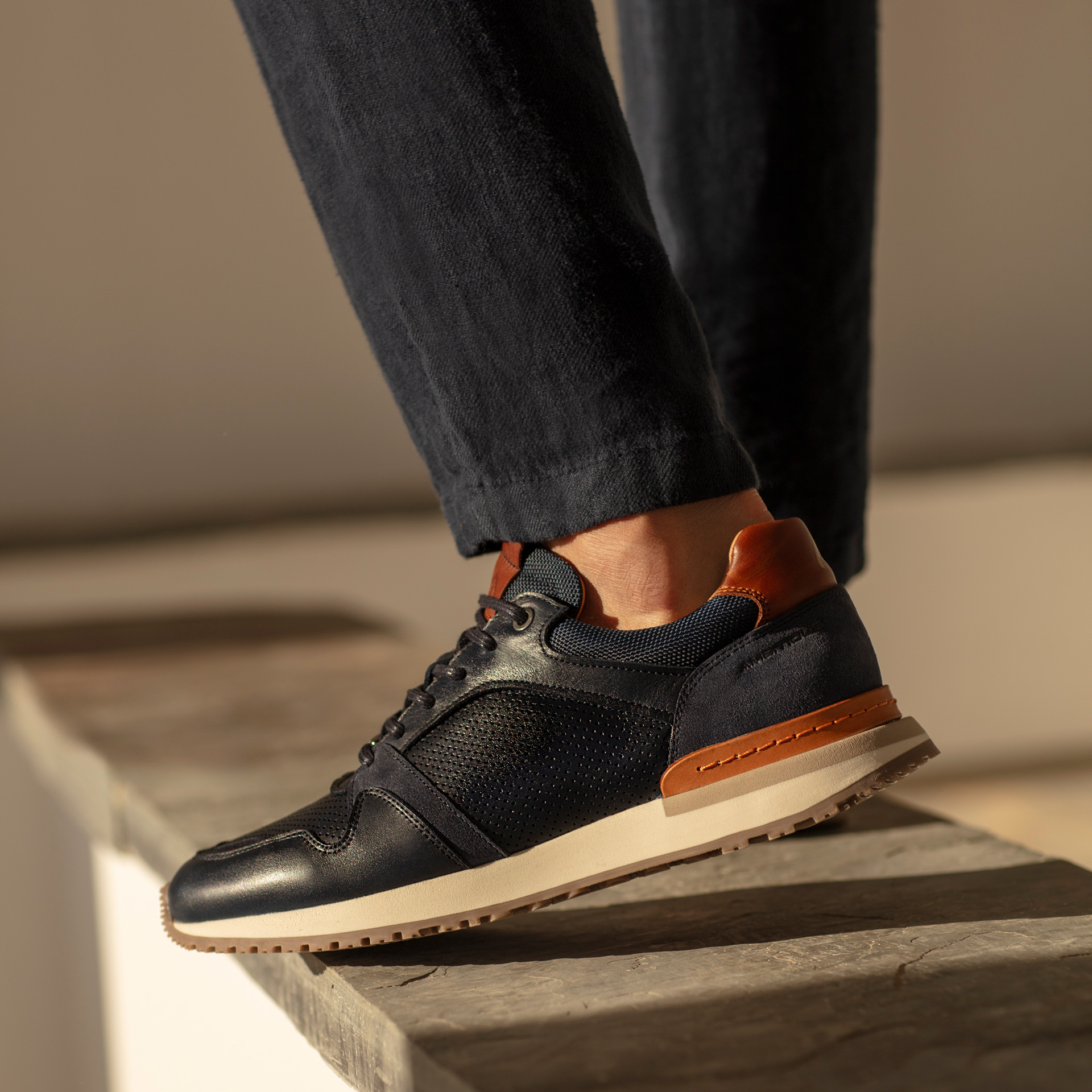 VINCE Classic Runner