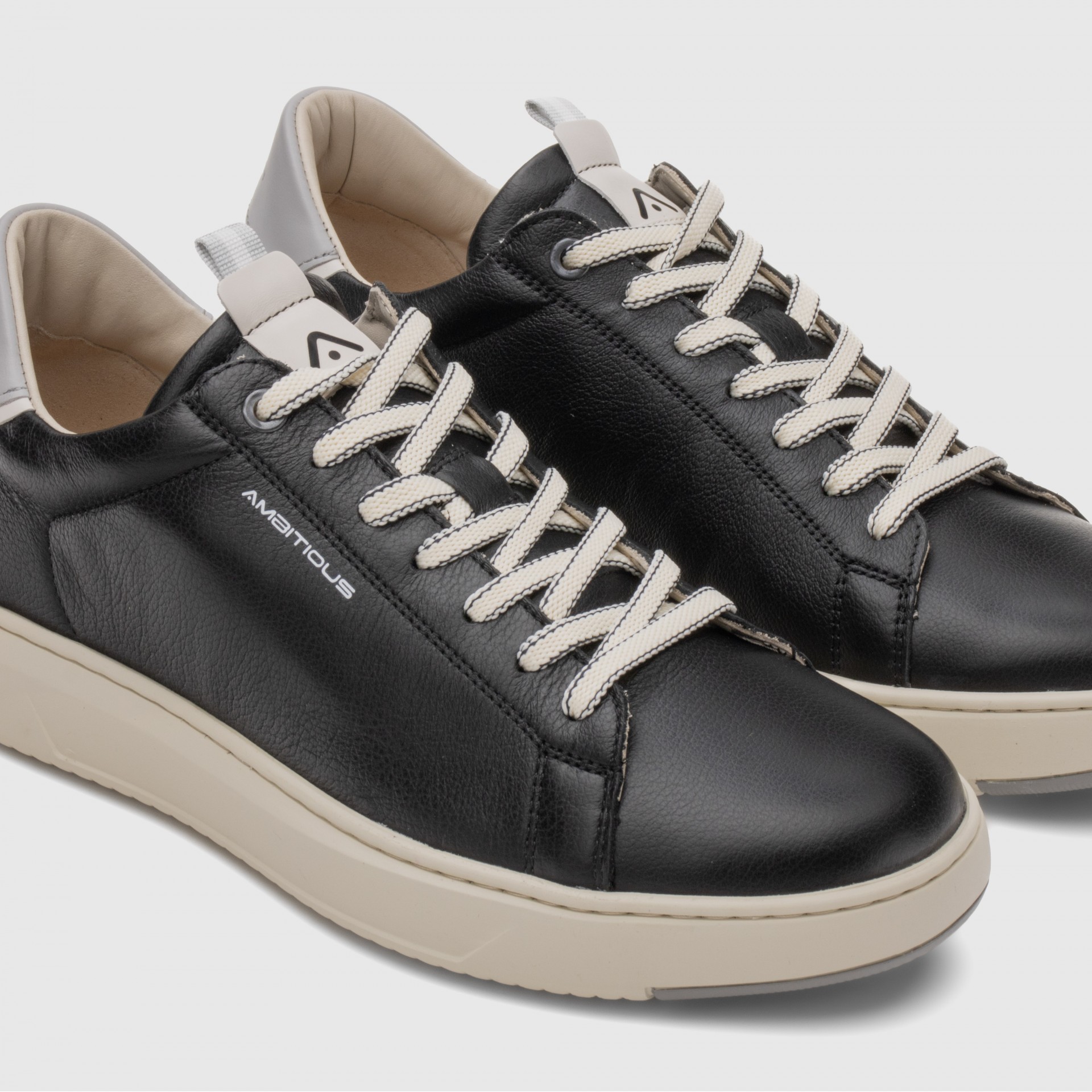 AKTIF Low-Top Sneaker